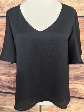 Women's Black V-Neck Short Sleeve Blouse